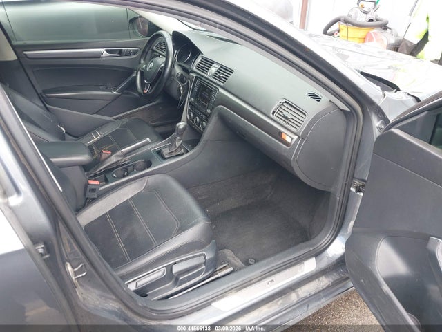 Продажа на аукционе авто 2016 Volkswagen Passat 1.8t R-line, vin: 1VWAT7A31GC039716, номер лота: 44566138