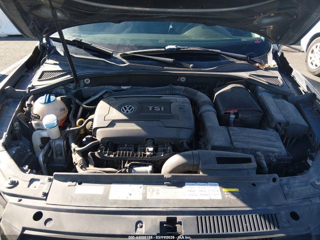 1VWBT7A37FC080225 Volkswagen Passat 1.8t Se