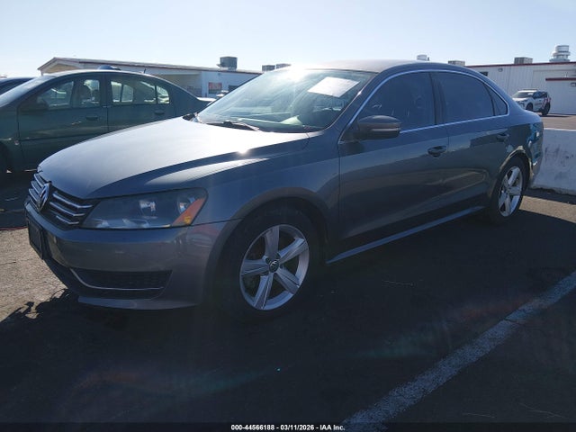 1VWBT7A37FC080225 Volkswagen Passat 1.8t Se
