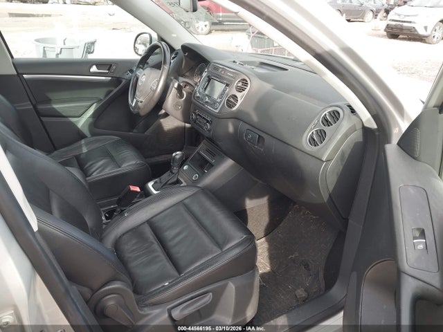 2012 VOLKSWAGEN TIGUAN WVGBV7AX0CW002388 Photo 4