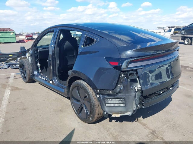 44566205 :رقم المزاد ، 7SAYGDED5TF586320 vin ، 2026 Tesla Model Y مزاد بيع