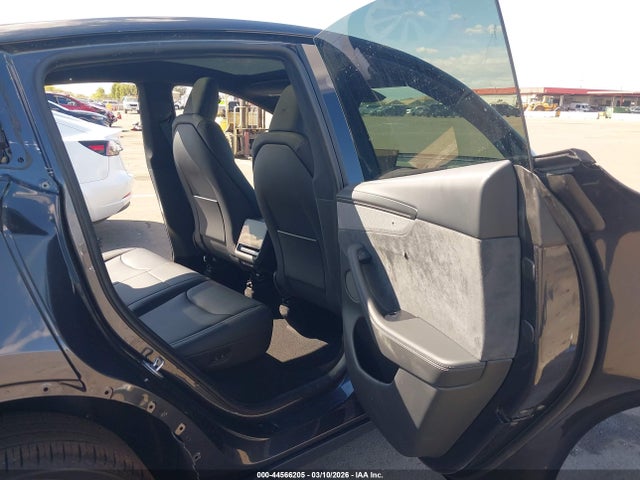 44566205 :رقم المزاد ، 7SAYGDED5TF586320 vin ، 2026 Tesla Model Y مزاد بيع