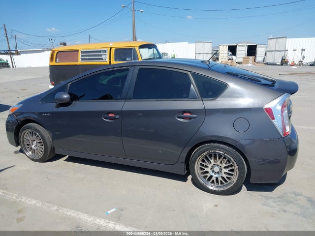 Toyota Prius Three 2015 JTDKN3DU5F0424372 Image 14