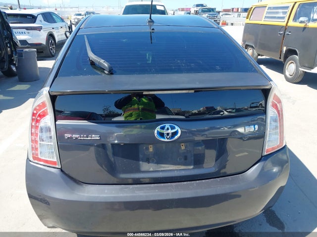 Toyota Prius Three 2015 JTDKN3DU5F0424372 Image 16
