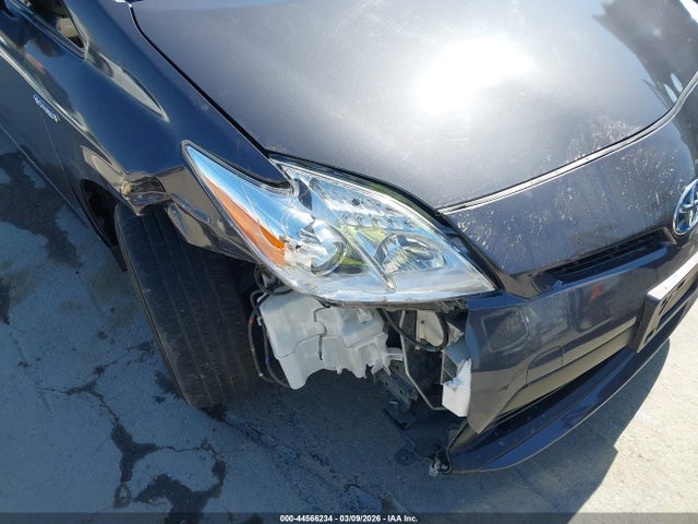 Toyota Prius Three 2015 JTDKN3DU5F0424372 Image 6