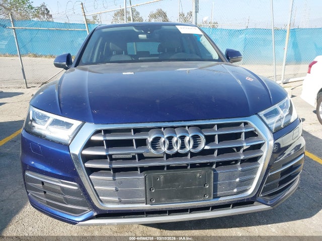 WA1BNAFY9J2218841 Audi Q5 2.0t Premium/2.0t Tech Premium