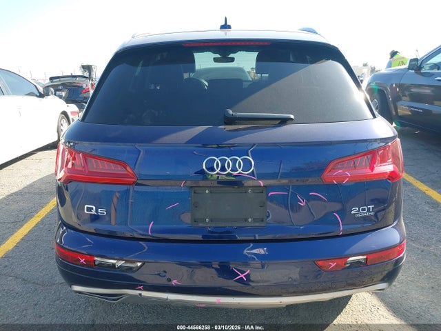 WA1BNAFY9J2218841 Audi Q5 2.0t Premium/2.0t Tech Premium