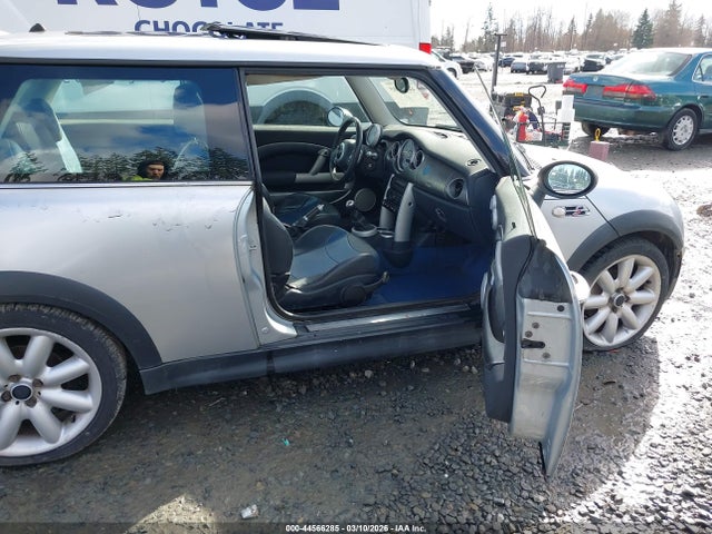 2002 MINI COOPER S WMWRE33442TD55893 Photo 4