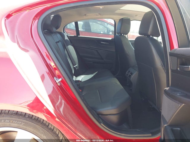 SAJAD4BG8HA948583 Jaguar Xe 25t Premium