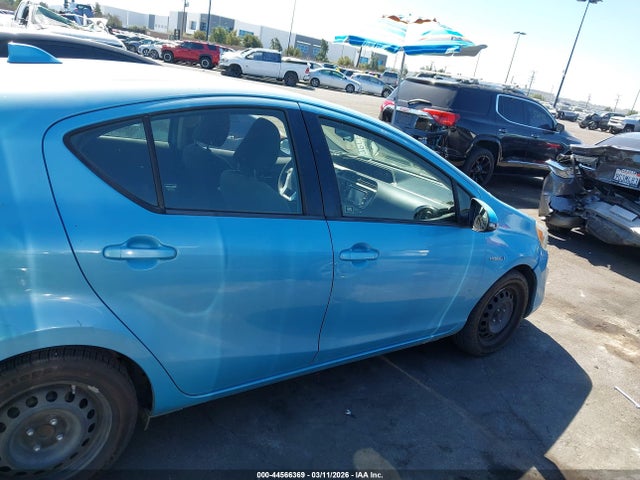 Toyota Prius C Three 2015 JTDKDTB37F1114716 Image 13