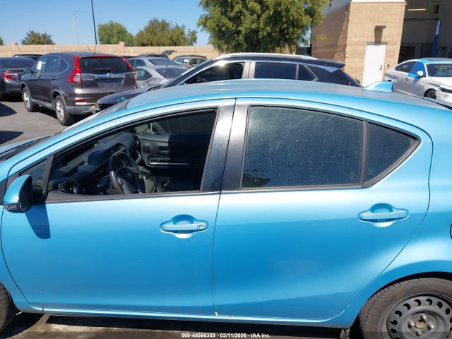 Toyota Prius C Three 2015 JTDKDTB37F1114716 Image 14
