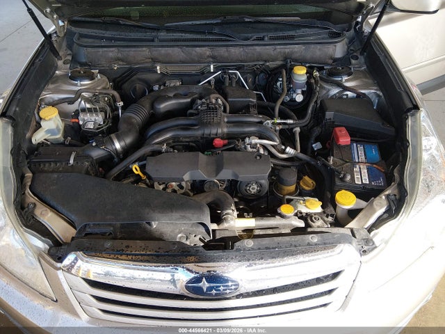 Subaru Outback 2.5i Premium 2014 4S4BRCCC7E3237768 Image 10