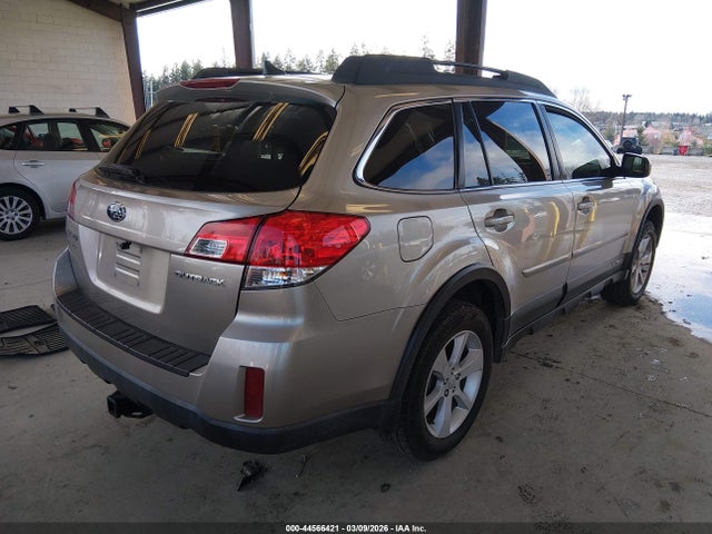 Subaru Outback 2.5i Premium 2014 4S4BRCCC7E3237768 Image 4