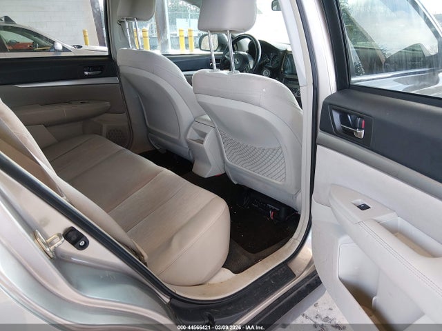 Subaru Outback 2.5i Premium 2014 4S4BRCCC7E3237768 Image 8