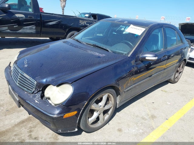 44566425 :رقم المزاد ، WDBRF40J74A583591 vin ، 2004 Mercedes-benz C 230 Kompressor Sport/sport مزاد بيع