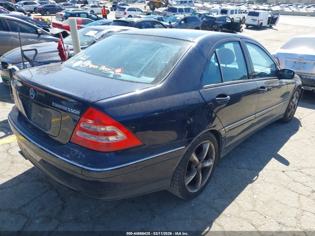 44566425 :رقم المزاد ، WDBRF40J74A583591 vin ، 2004 Mercedes-benz C 230 Kompressor Sport/sport مزاد بيع