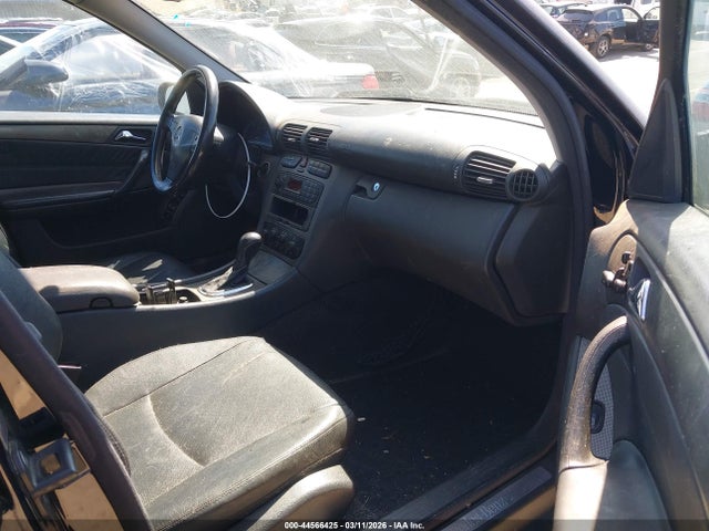 44566425 :رقم المزاد ، WDBRF40J74A583591 vin ، 2004 Mercedes-benz C 230 Kompressor Sport/sport مزاد بيع