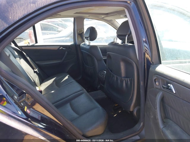 44566425 :رقم المزاد ، WDBRF40J74A583591 vin ، 2004 Mercedes-benz C 230 Kompressor Sport/sport مزاد بيع