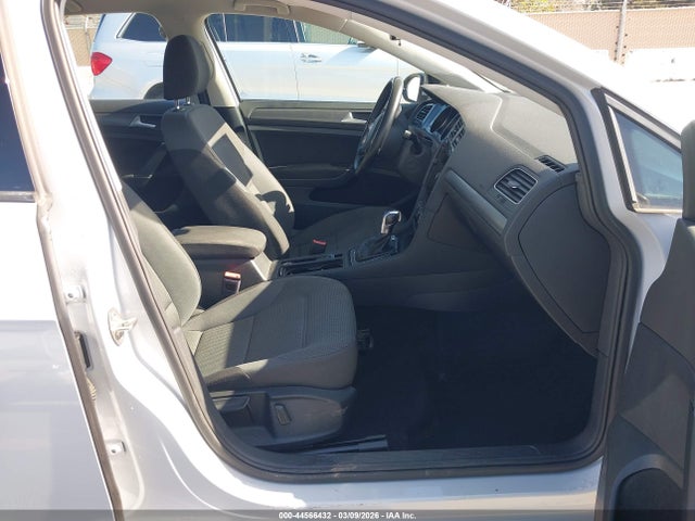 WVWKR7AUXKW903328 Volkswagen E-golf Se