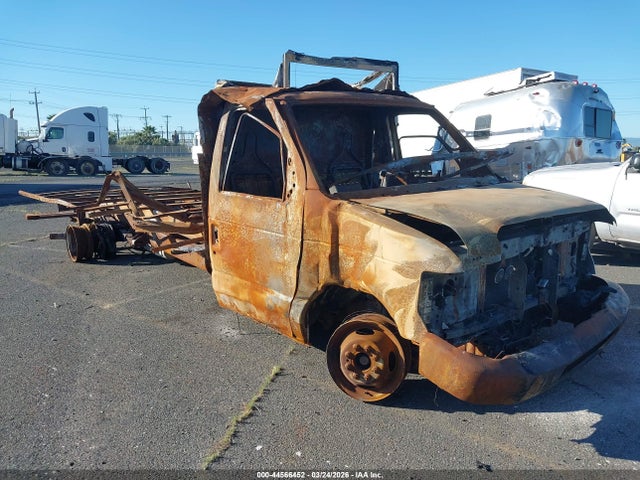 Ford E-350 Cutaway 2022 1FDWE3FK3NDC34845 Image 2