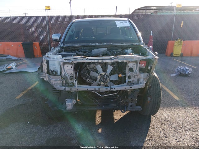 5TFAX5GN9HX103242 Toyota Tacoma Sr5