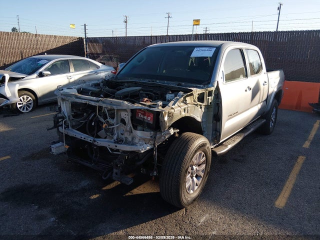 5TFAX5GN9HX103242 Toyota Tacoma Sr5