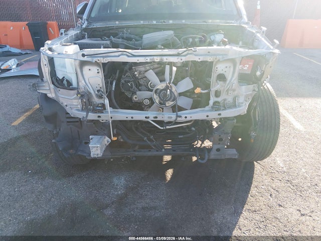 5TFAX5GN9HX103242 Toyota Tacoma Sr5
