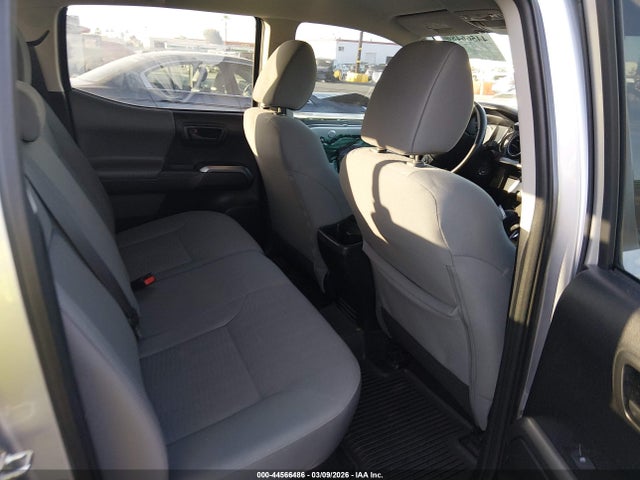 5TFAX5GN9HX103242 Toyota Tacoma Sr5