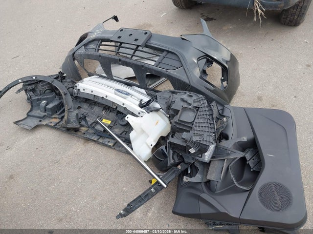 1FMCU9GD0JUC91507 Ford ESCAPE SE