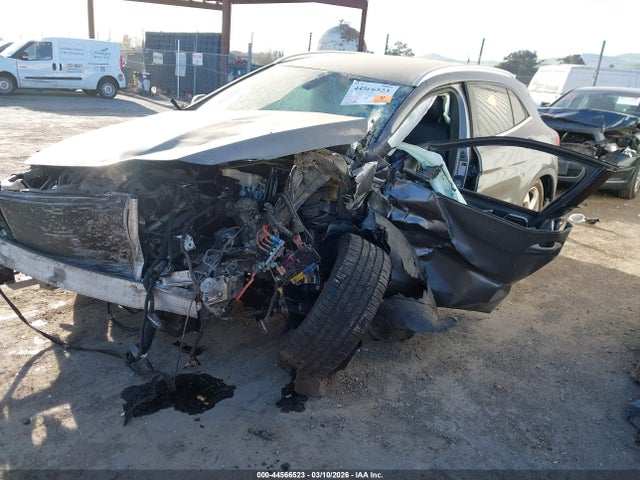 WDCTG4GB4KJ584305 Mercedes-Benz Gla 250 4matic
