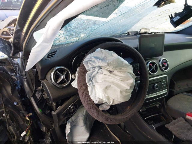 WDCTG4GB4KJ584305 Mercedes-Benz Gla 250 4matic