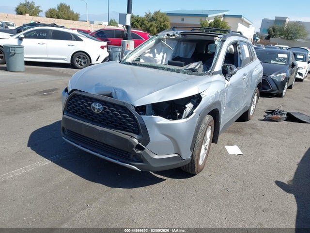 Toyota Corolla Cross Le 2024 7MUBAABG7RV087983 Image 2