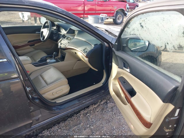 44566711 :رقم المزاد ، 1HGCP2F82BA105932 vin ، 2011 Honda Accord 2.4 Ex-l مزاد بيع