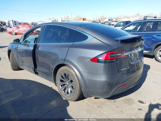 2018 TESLA MODEL X 5YJXCAE2XJF118193 Photo 2