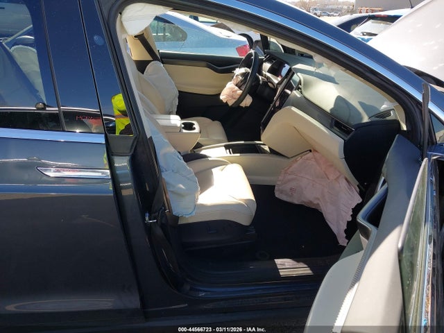 2018 TESLA MODEL X 5YJXCAE2XJF118193 Photo 4