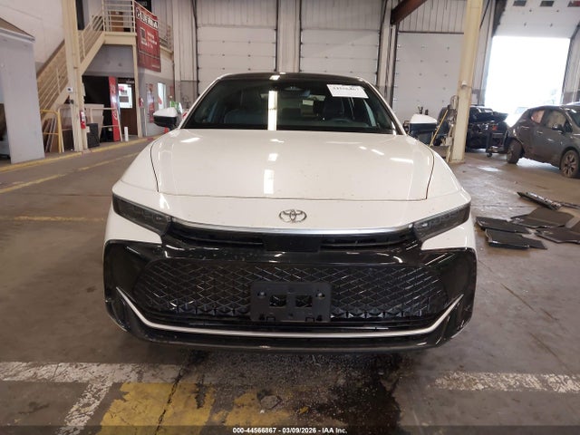 Toyota Crown Limited 2023 JTDAAAAFXP3000347 Image 13