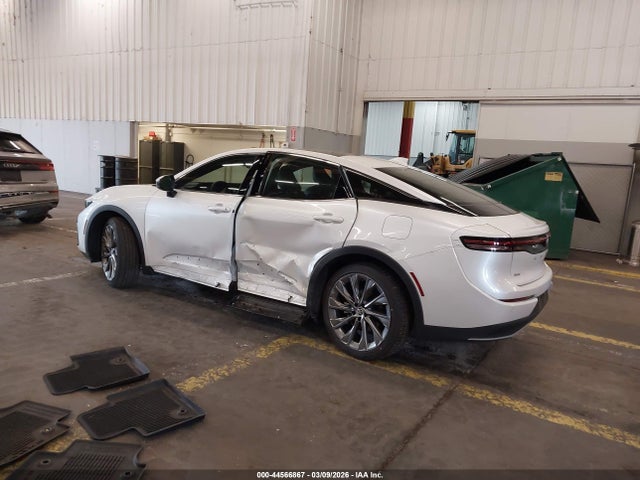 Toyota Crown Limited 2023 JTDAAAAFXP3000347 Image 3