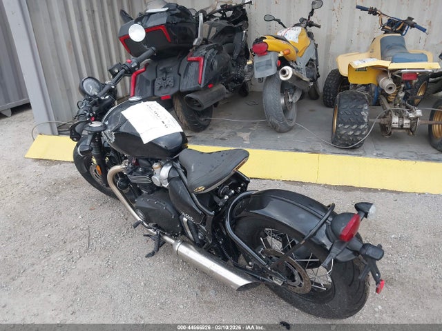SMTD53HL8STCC1169 Triumph Motorcycle Bonneville Bobber