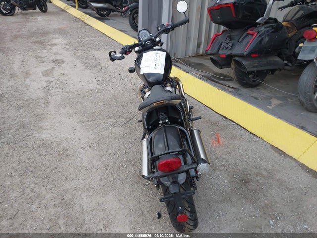 SMTD53HL8STCC1169 Triumph Motorcycle Bonneville Bobber