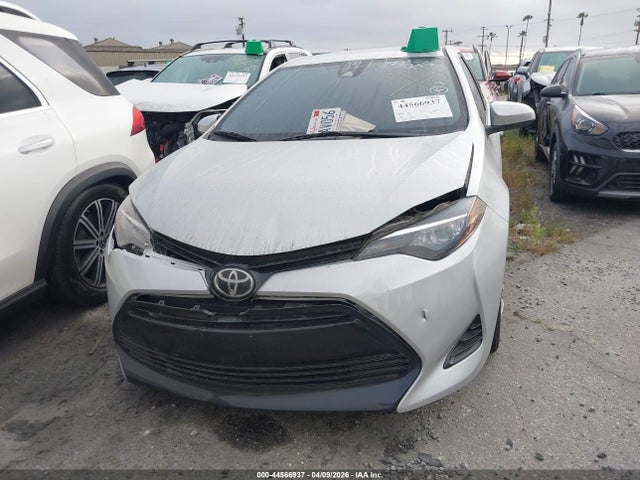 Toyota COROLLA LE 2018 5YFBURHE0JP791462 Image 13