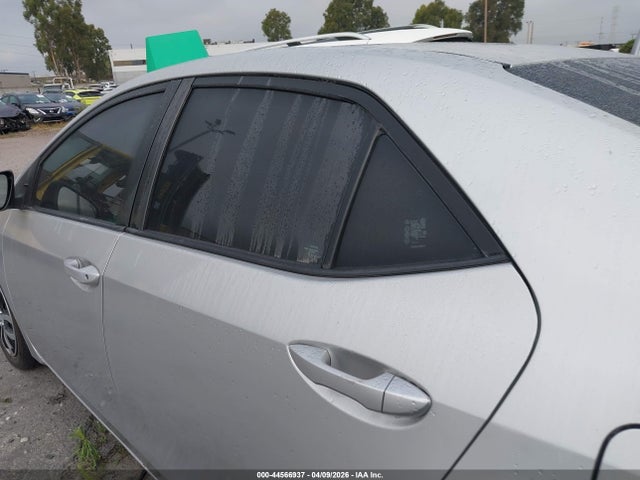 Toyota COROLLA LE 2018 5YFBURHE0JP791462 Image 15