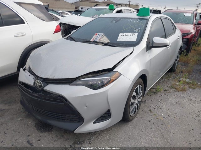 Toyota COROLLA LE 2018 5YFBURHE0JP791462 Image 2