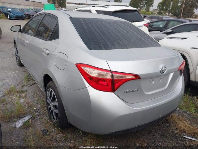 Toyota COROLLA LE 2018 5YFBURHE0JP791462 Image 3