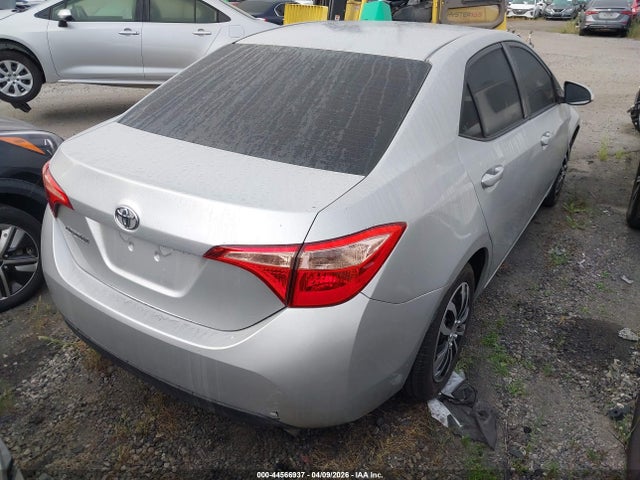 Toyota COROLLA LE 2018 5YFBURHE0JP791462 Image 4
