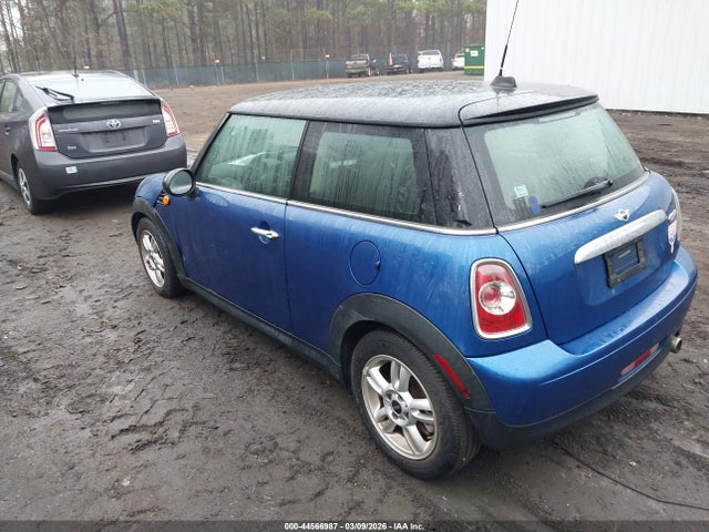 2012 MINI COOPER WMWSU3C53CT261595 Photo 2