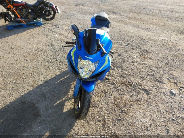Suzuki GSX-R600 2018 JS1GN7FA8J2101179 Image 5