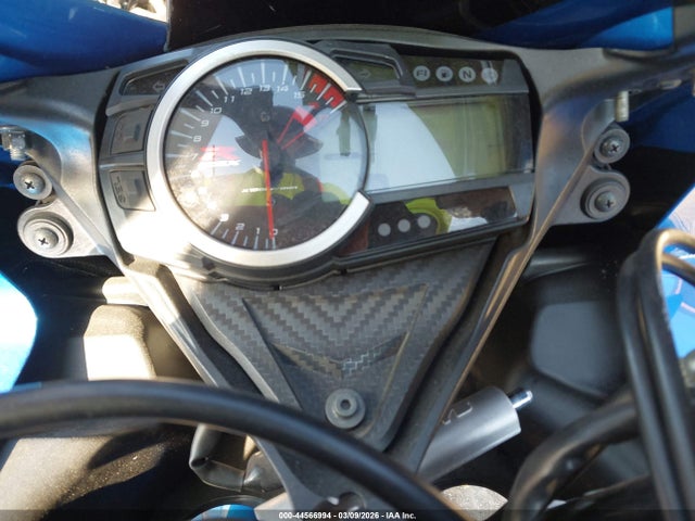 Suzuki GSX-R600 2018 JS1GN7FA8J2101179 Image 7