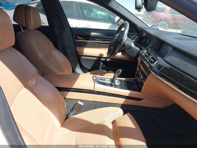 2013 BMW 740I WBAYA6C59DC995311 Photo 4