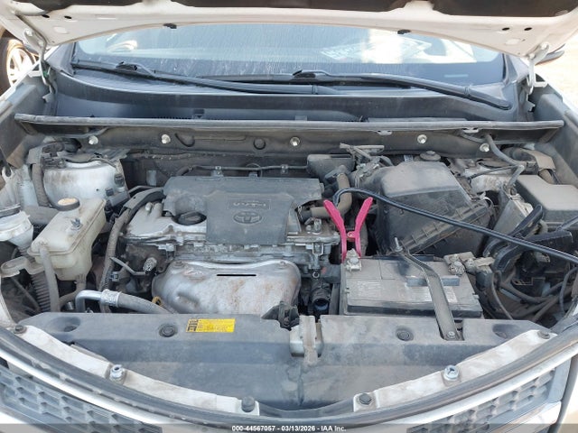 2T3WFREV2FW172228 Toyota Rav4 Xle