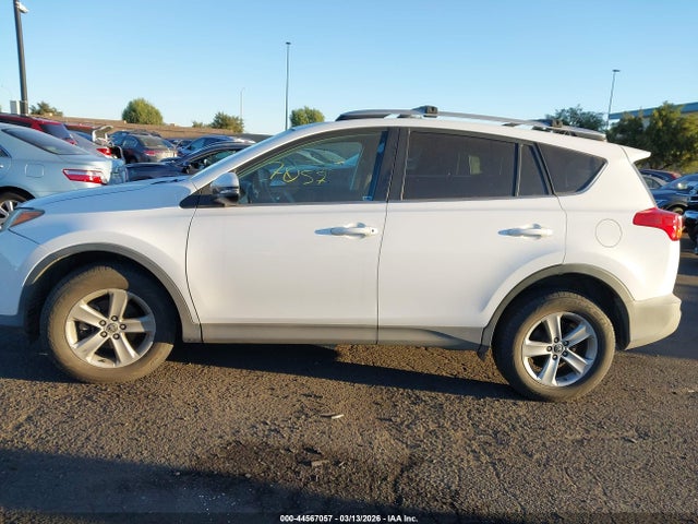 2T3WFREV2FW172228 Toyota Rav4 Xle